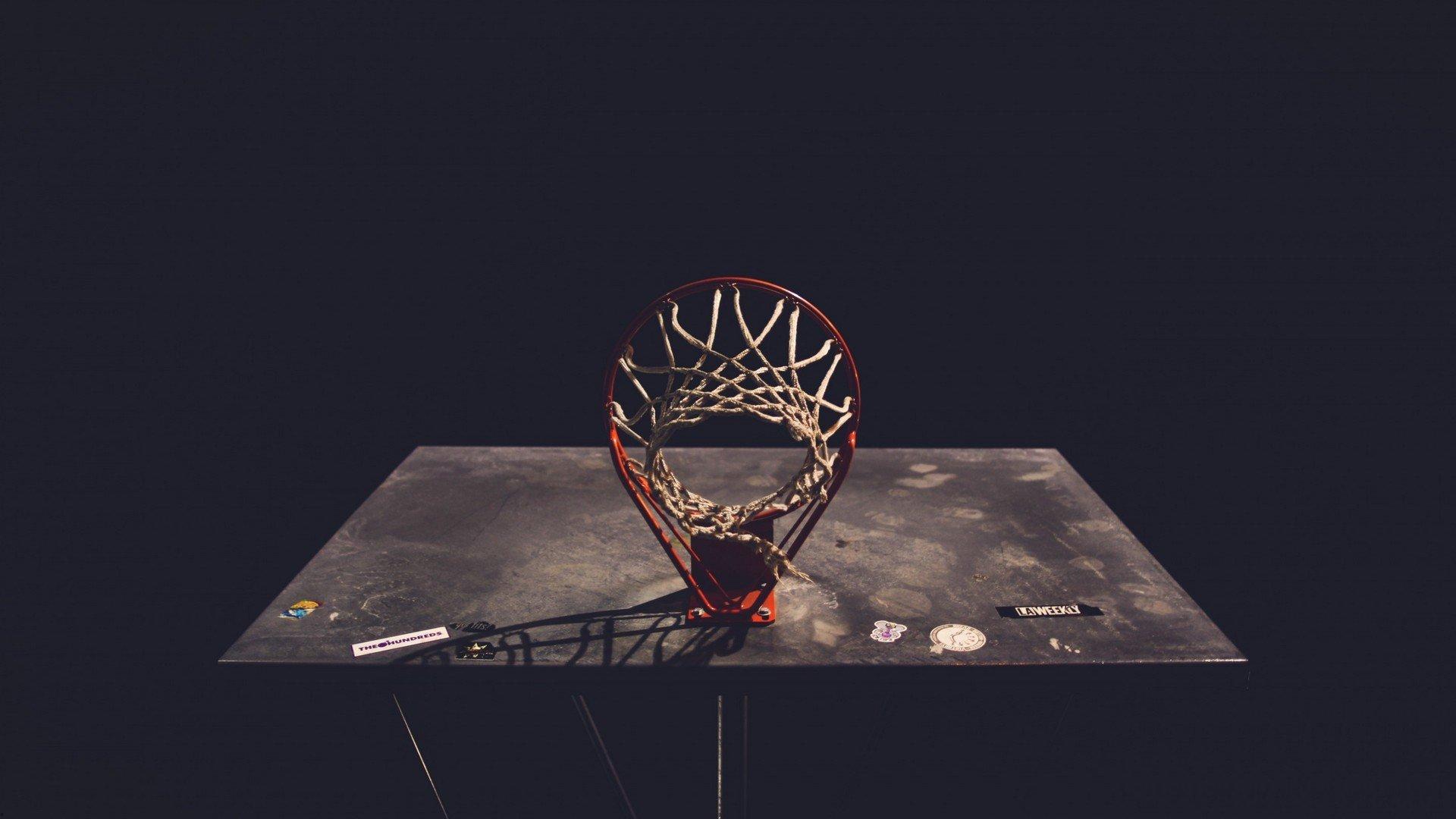 赛场风云突变,雷东多蹬踏引爆冲突,布莱克蒙挺身护友引争议