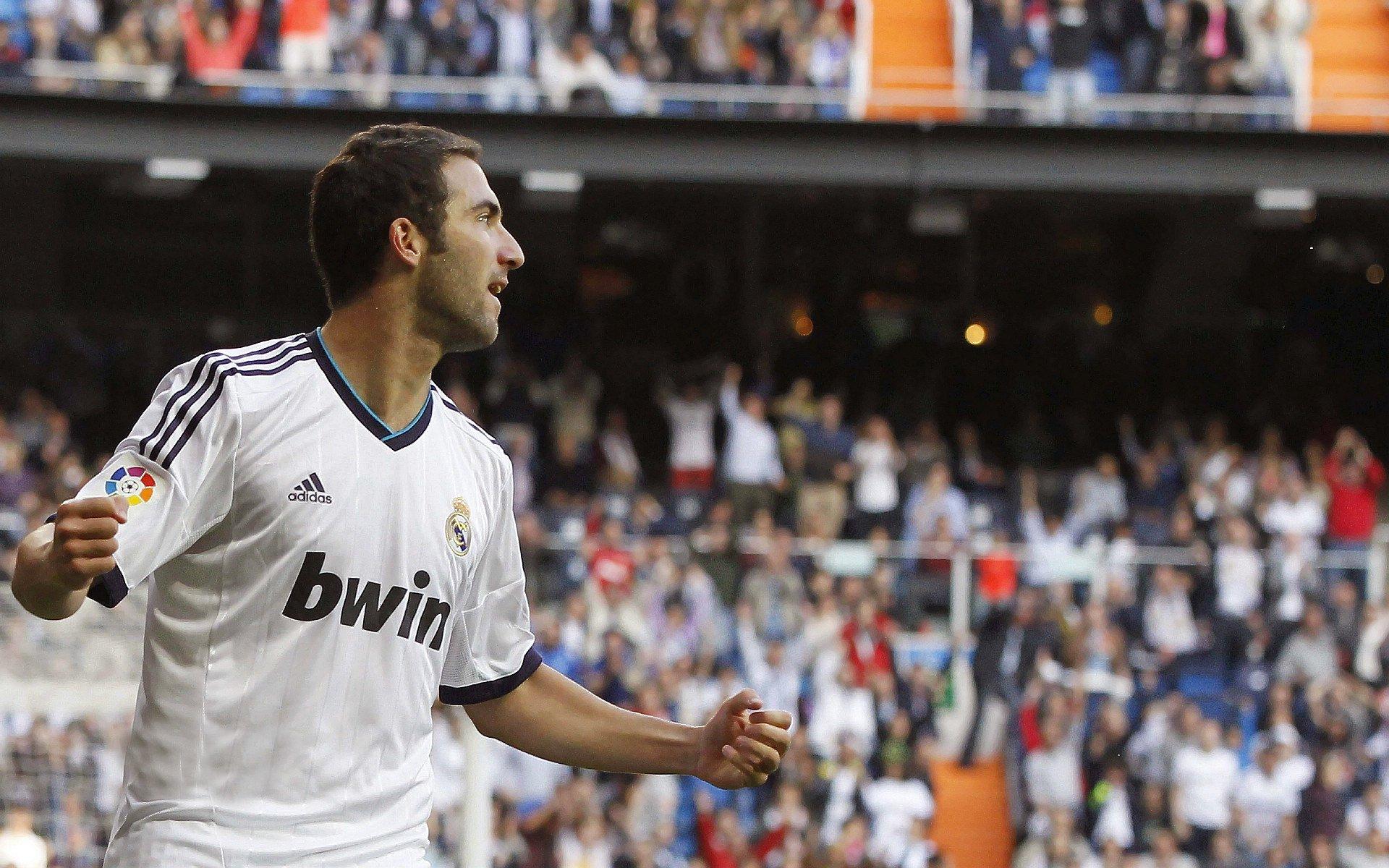 世俱杯H组积分榜，皇马取首胜暂登顶，帕丘卡两连败提前出局